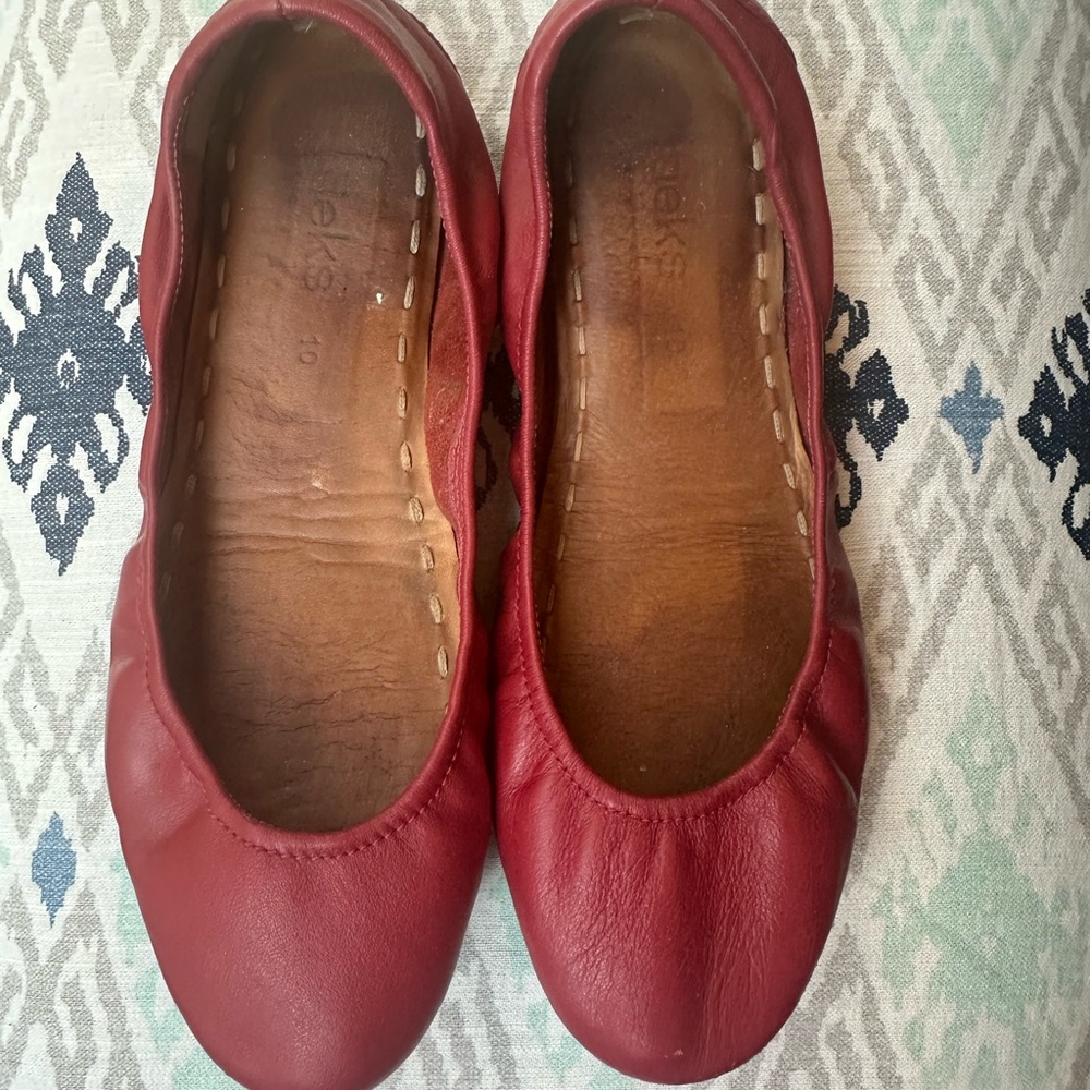 Tieks Cardinal Red Leather Ballet Flats size 10